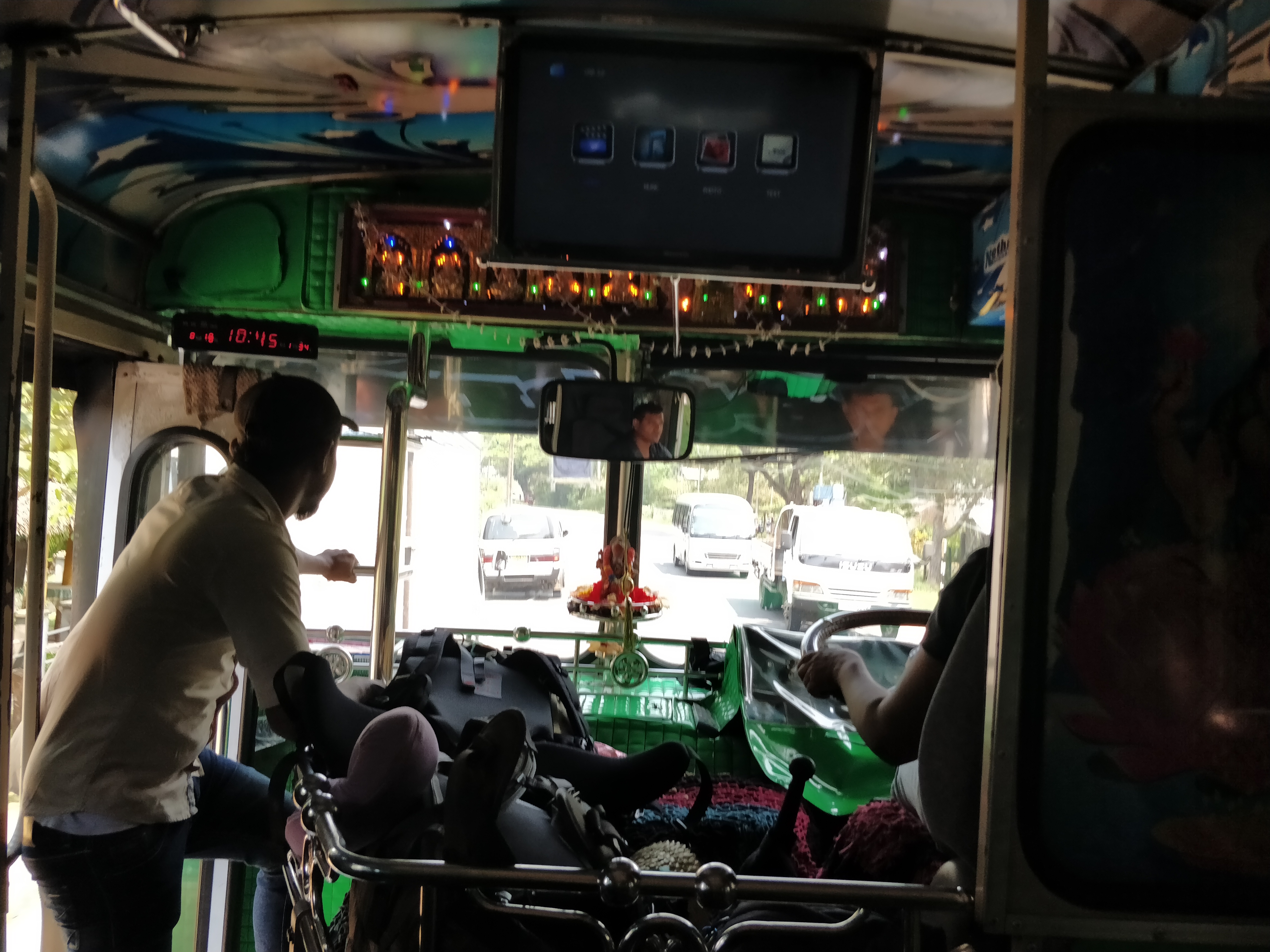 Crazy buses in Sri Lanka!