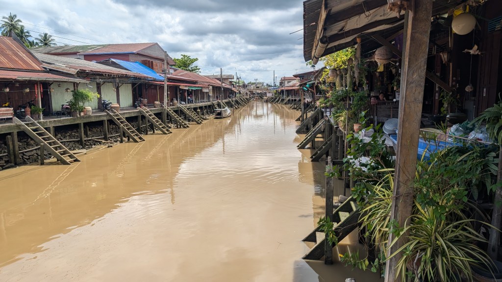 Floating in Amphawa