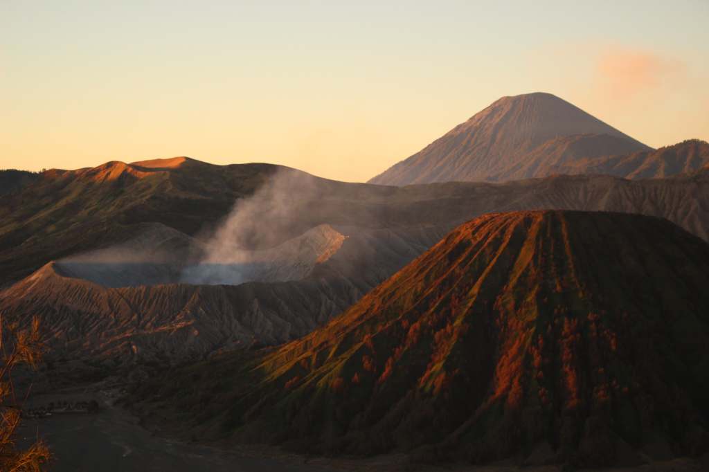 Sunrise and comets over&nbsp;Bromo